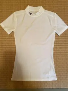 Under Armour ホワイト ハイネック Tシャツ