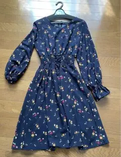 花柄　ワンピース　紺色　ネイビー　ハニーズ