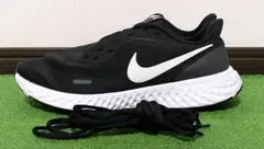 Nike Revolution レボリューション!ランニングシューズ!白黒!美品