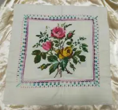 【ハンドメイド】花束の刺繍布クッションカバー 約43.5cm x 43.5cm