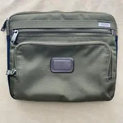 【美品】TUMI オリーブグリーン クッションクラッチバッグ
