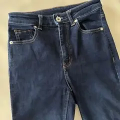 ウエスト64cm 【GU】濃紺 スリムフィット デニムパンツ