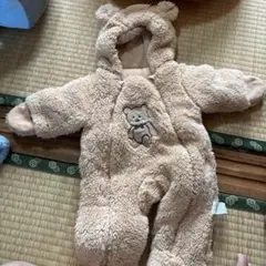 ベージュ フリースロンパース クマ刺繍