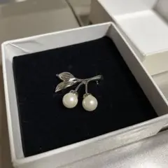 ブローチ