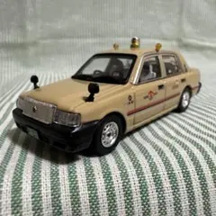 (未使用･未開封品)　ガリバー 1/64 金のフジタクシー クラウンセダン 完成品 7z28pnb GULLIVER64 (ガリバー64) 1/64 フジタクシー 50周年プロジェクト