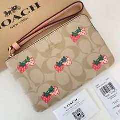 COACH コーチ ポーチ財布 ピンク いちご柄 リストレット 苺