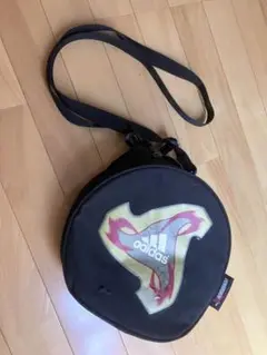 adidas サッカーボール型ボールバッグ
