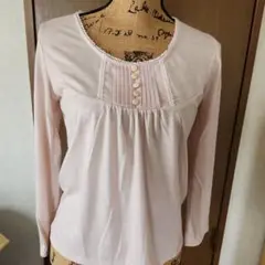 【値下げ】en face長袖ピンクブラウス　プリーツとボタン付き