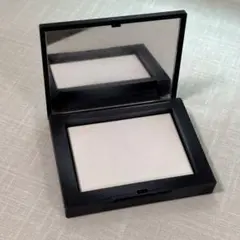 NARS ライトリフレクション セッティングパウダー プレスト N
