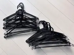 ほぼ未使用　ブラックハンガー20本セット