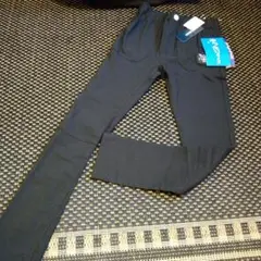 新品・タグ付き☆黒ストレッチパンツ・140