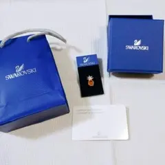 新品未使用　SWAROVSKI　スワロフスキー　ピンバッジ　アクセサリー