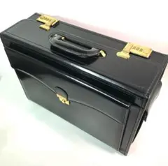 ビジネスバッグ アタッシュケース　パイロットケース　メンズ 本革