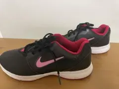 NIKE ナイキ スニーカー 24.5cm 軽量 トレーニングシューズ
