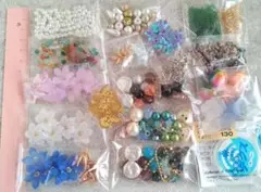 ②匿名配送込み♪即決のみ♪ビーズ、アクリルパーツ、まとめ売り、アクリルフラワー