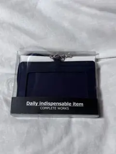 Daily indispensable item IDケース