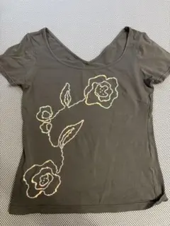 グレー 花柄刺繍 Vネック Tシャツ⚫︎