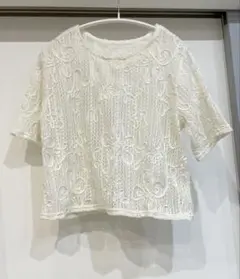 【最終お値下げ】アイボリー レース編み 半袖トップス　お花　花柄　ニュアンス