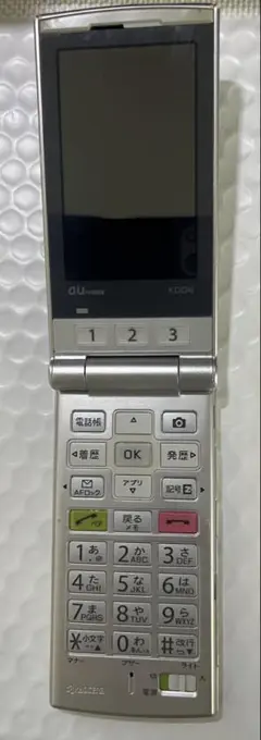 【ジャンク】ａｕ　K004シルバー折りたたみ式携帯電話本体