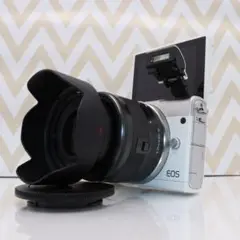 ⭐️2,420万画素⭐️ 自撮りWi-Fi転送OK⭐️ Canon EOS M100⭐️