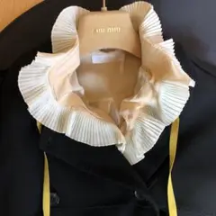 クロエ ラッフル襟ボウタイシルクブラウス