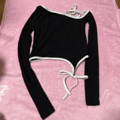 【最終お値下げ】オフショルダー クロップドTシャツ ブラック