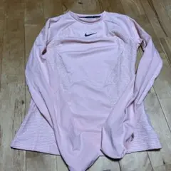 ナイキ　ロンT ロングシャツ　レディース
