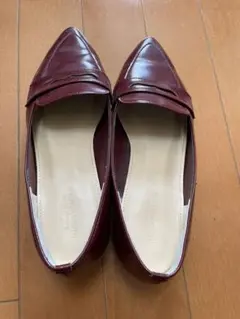 エナメルパンプス