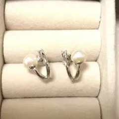 【新品未使用】【ラスト1点】⭐︎パール付きピアス　キュービックジルコニア⭐︎
