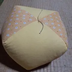 お手玉型座布団