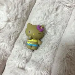 みんなでバカンスフィギュア 日焼け キティ ガチャ