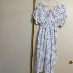 お買い得❣️新品未使用❣️ GRL花柄ロングワンピース