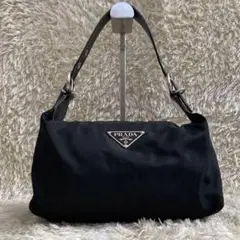 PRADA プラダ ワンショルダーバッグ ナイロン ブラック 三角プレート