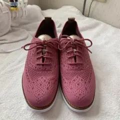 COLE HAAN のゼログランド ピンク スニーカー