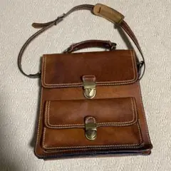 Larella レザーショルダーバッグ ブラウン