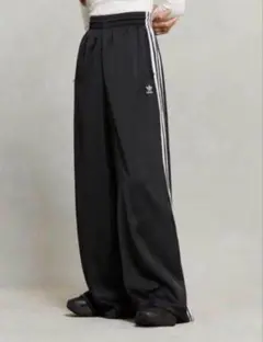 adidas サテンワイドレッグ