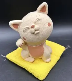 ミシン&オールドウィロー&猫さんのティーポット型置物 ポール・カーデュー ミシン&オールドウィロー&猫さんのティーポット型置物 ポール