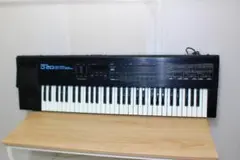 ROLAND D-20 シンセサイザー 61鍵盤
