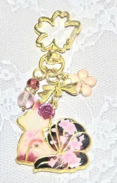 No139和ティスト九尾のキツネさんのキーホルダー・ハンドメイド・レジン