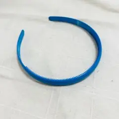 カチューシャ　ブルー