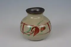 壺屋焼　三代仁王 小橋川つる子 作　呉須赤絵立型花瓶 三代仁王 小橋川つる子 作 呉須赤絵立型花瓶 陶芸
