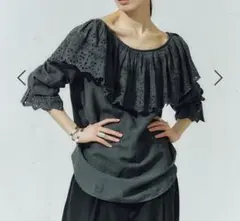 カレンソロジー コットンリネン　カットワークフリル　ブラウス　チャコール　美品 Curensology ブラウス シャツ Curensology(カレンソロジー