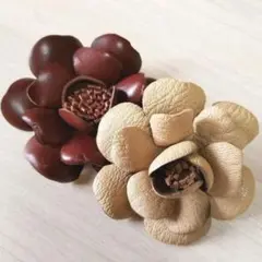 花　ブローチ　ハンドメイド　革製　2個セット