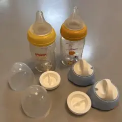 【USED】ピジョン 哺乳瓶 150mlサイズ２つ&哺乳瓶キャップ2セット