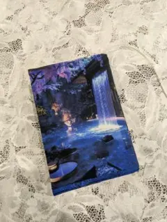 ハンドメイド　文庫本　ブックカバー　文庫本カバー　幻想的な静かな滝