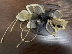 シックなお花のコサージュ