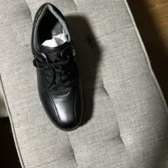 アシックスぺダラ24.5サイズで新品です