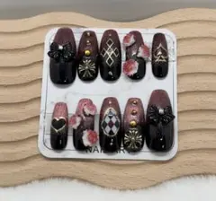 【現品】ネイルチップ Mサイズ 赤×黒 マグネット リボン 薔薇