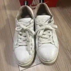Chloé ホワイトレザー スニーカー