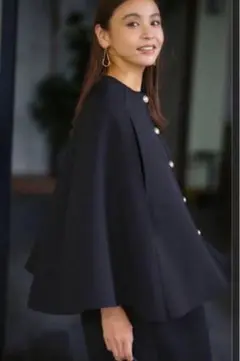 UNITED ARROWS 滝沢眞規子さん着用　ケープカーディガン